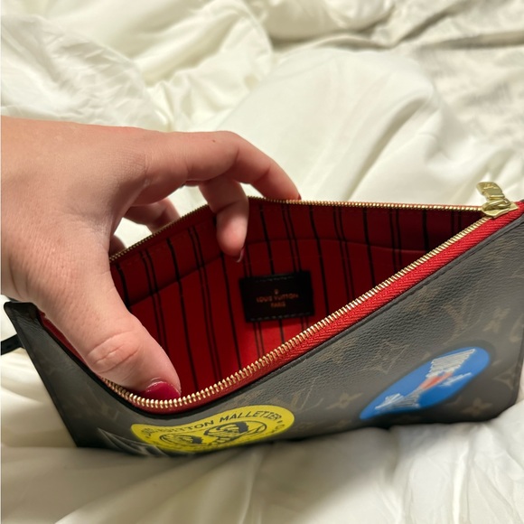 Louis Vuitton World Tour Purse With Wristlet - Picture 1 of 9